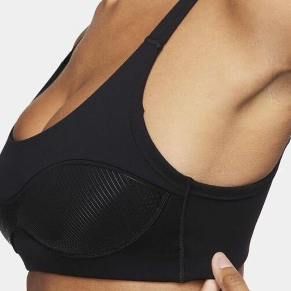 Nike Indy City Essential
Women's Light-Support Lightly Lined Sports Bra - Picture 6 of 12